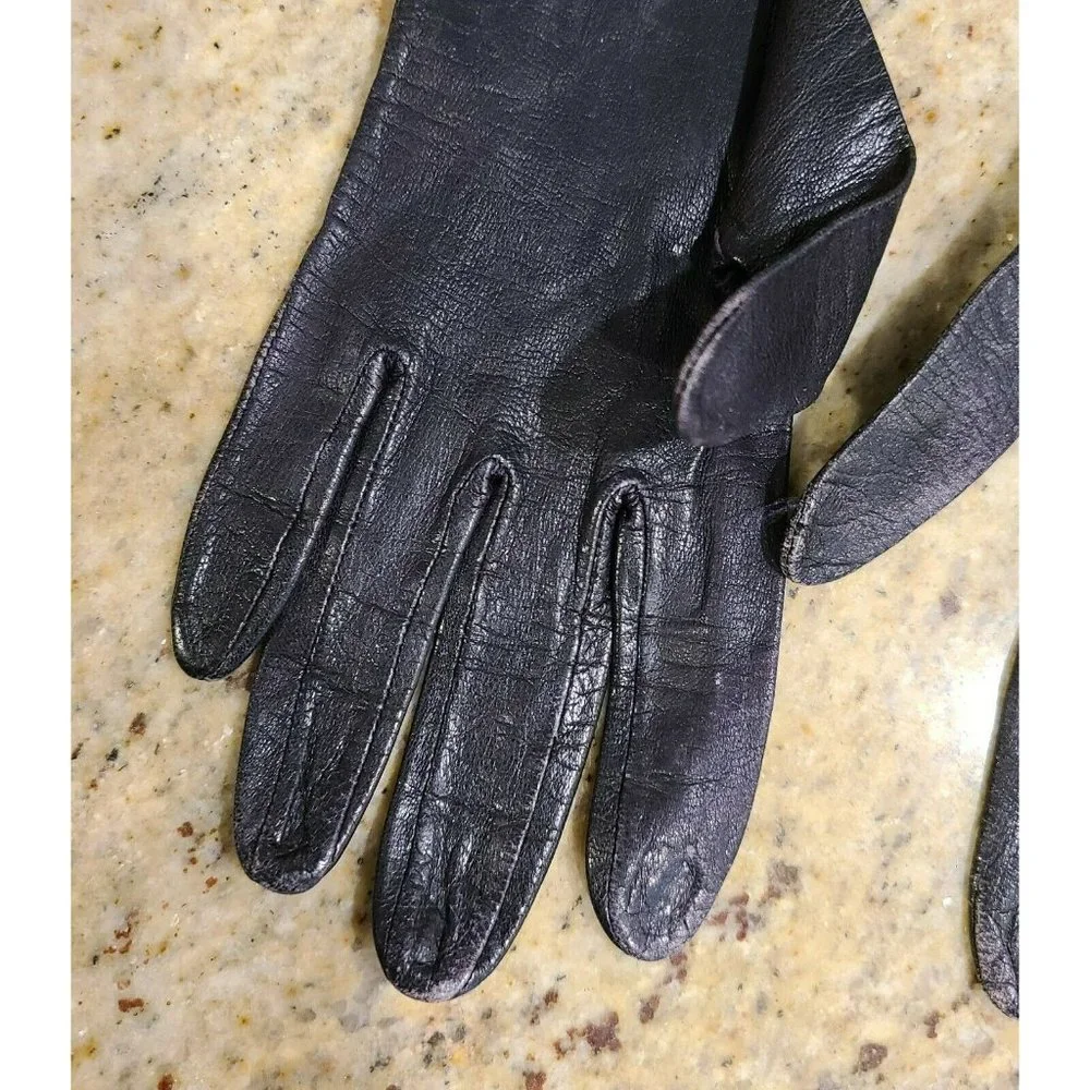 Vintage Women's Small Black Leather 10